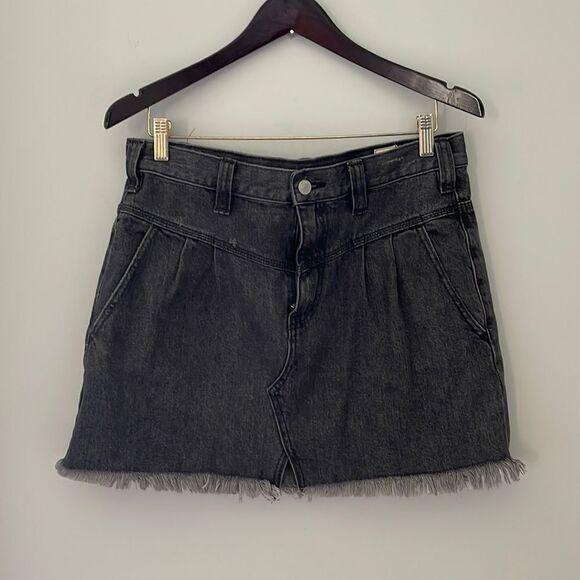 We the Free! Free People Black Antiqued Denim Mini Skirt Size 29 - Picture 1 of 8